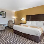 Quality Inn & Suites Warren